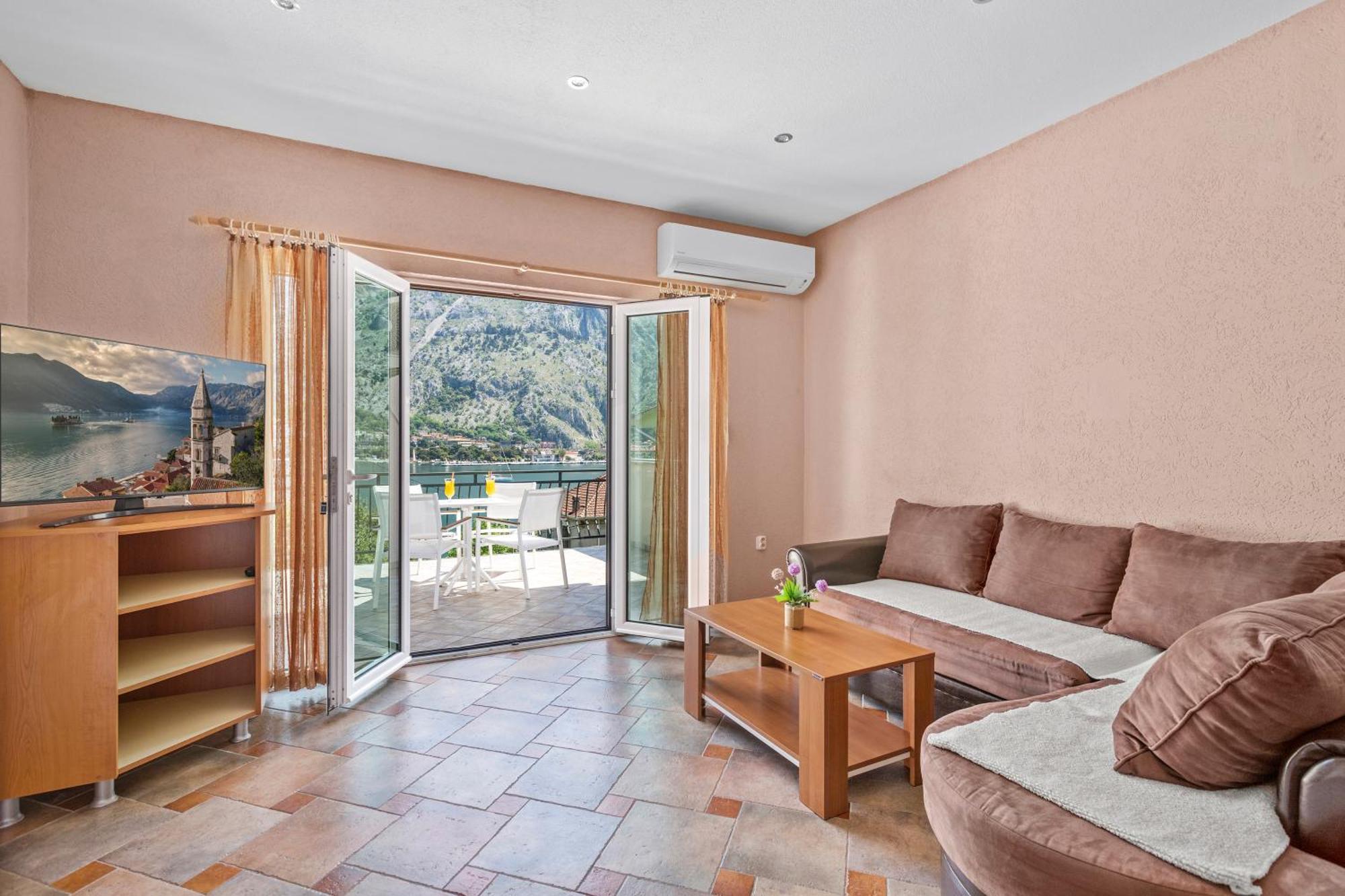 Apartments Doncic โกตอร์ ภายนอก รูปภาพ