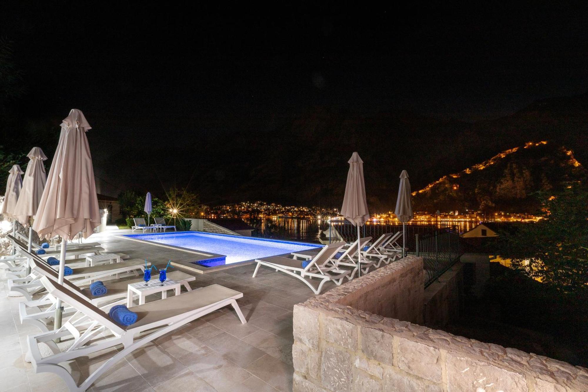 Apartments Doncic โกตอร์ ภายนอก รูปภาพ