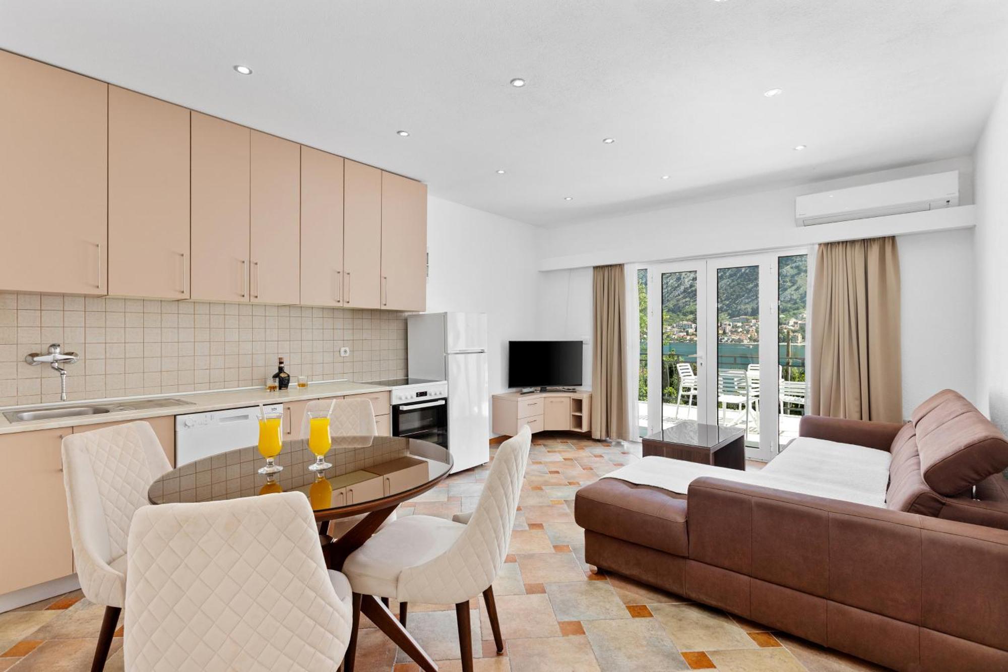 Apartments Doncic โกตอร์ ภายนอก รูปภาพ