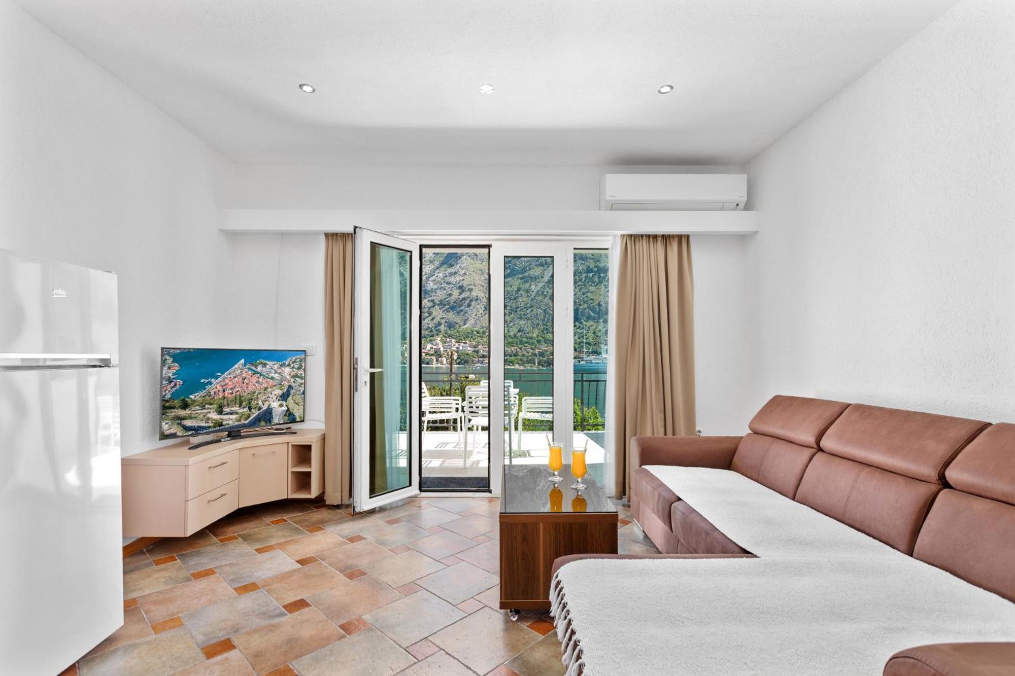 Apartments Doncic โกตอร์ ภายนอก รูปภาพ