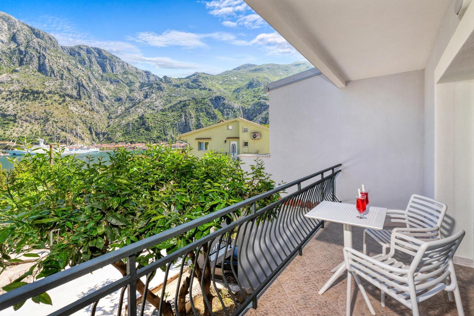 Apartments Doncic โกตอร์ ภายนอก รูปภาพ