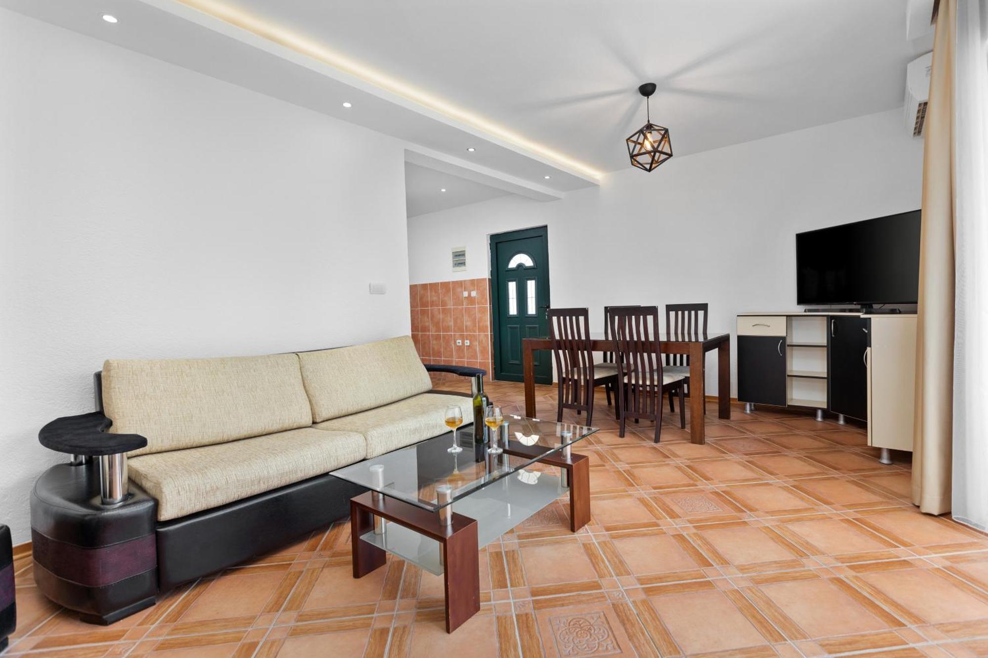 Apartments Doncic โกตอร์ ภายนอก รูปภาพ