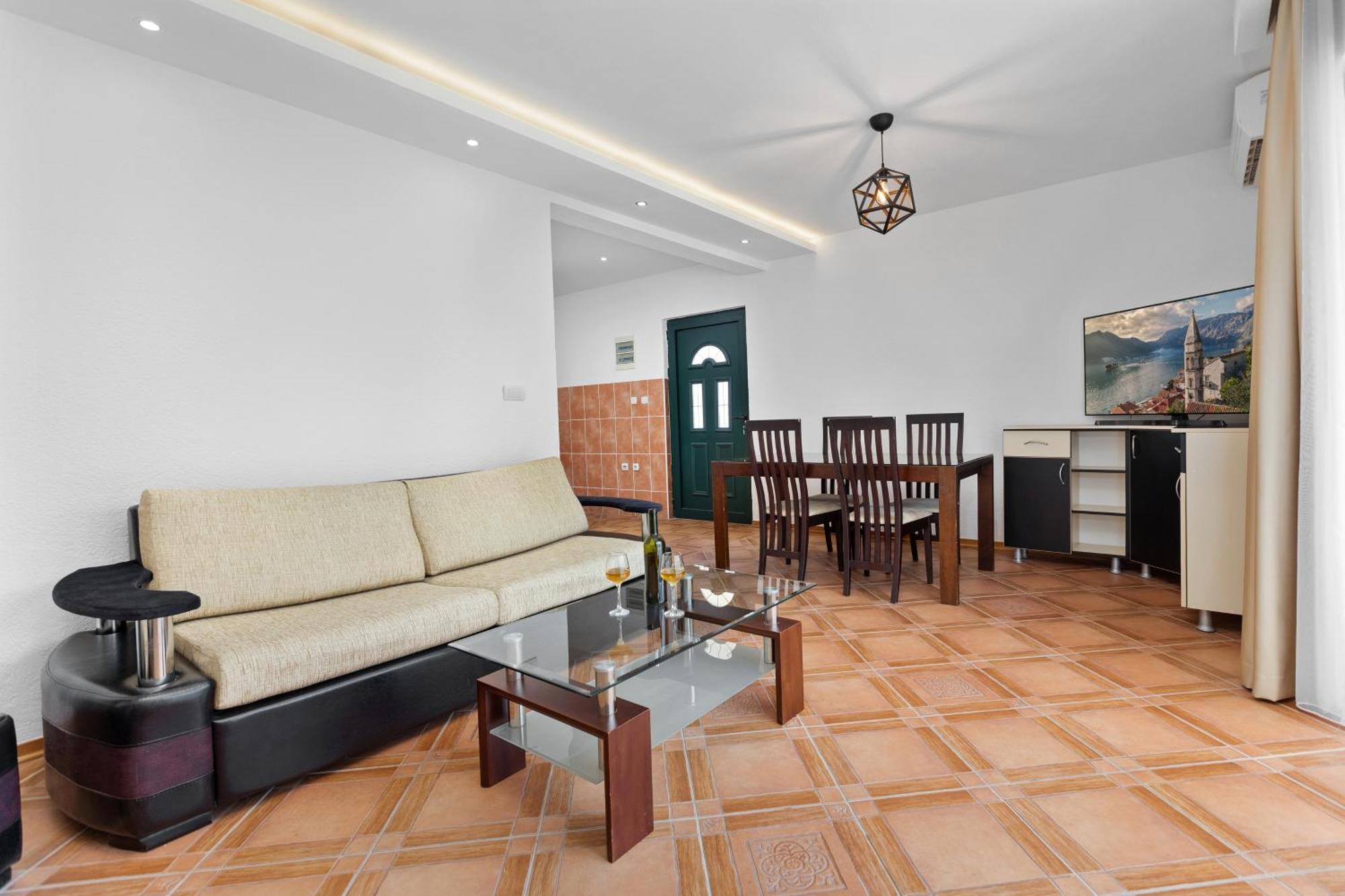 Apartments Doncic โกตอร์ ภายนอก รูปภาพ