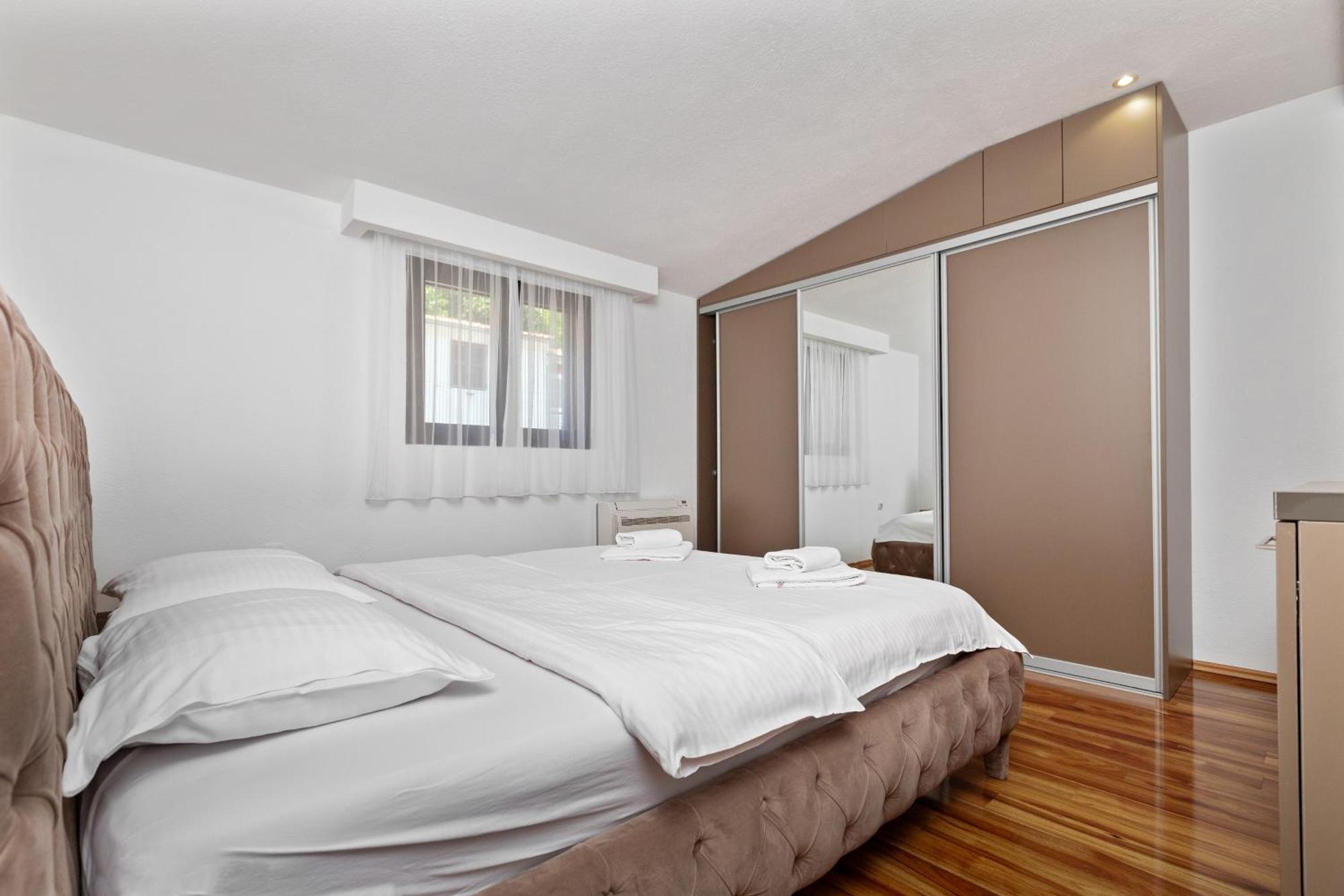 Apartments Doncic โกตอร์ ภายนอก รูปภาพ